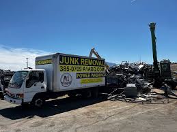 Best Retail Junk Removal  in Lindsay, CA